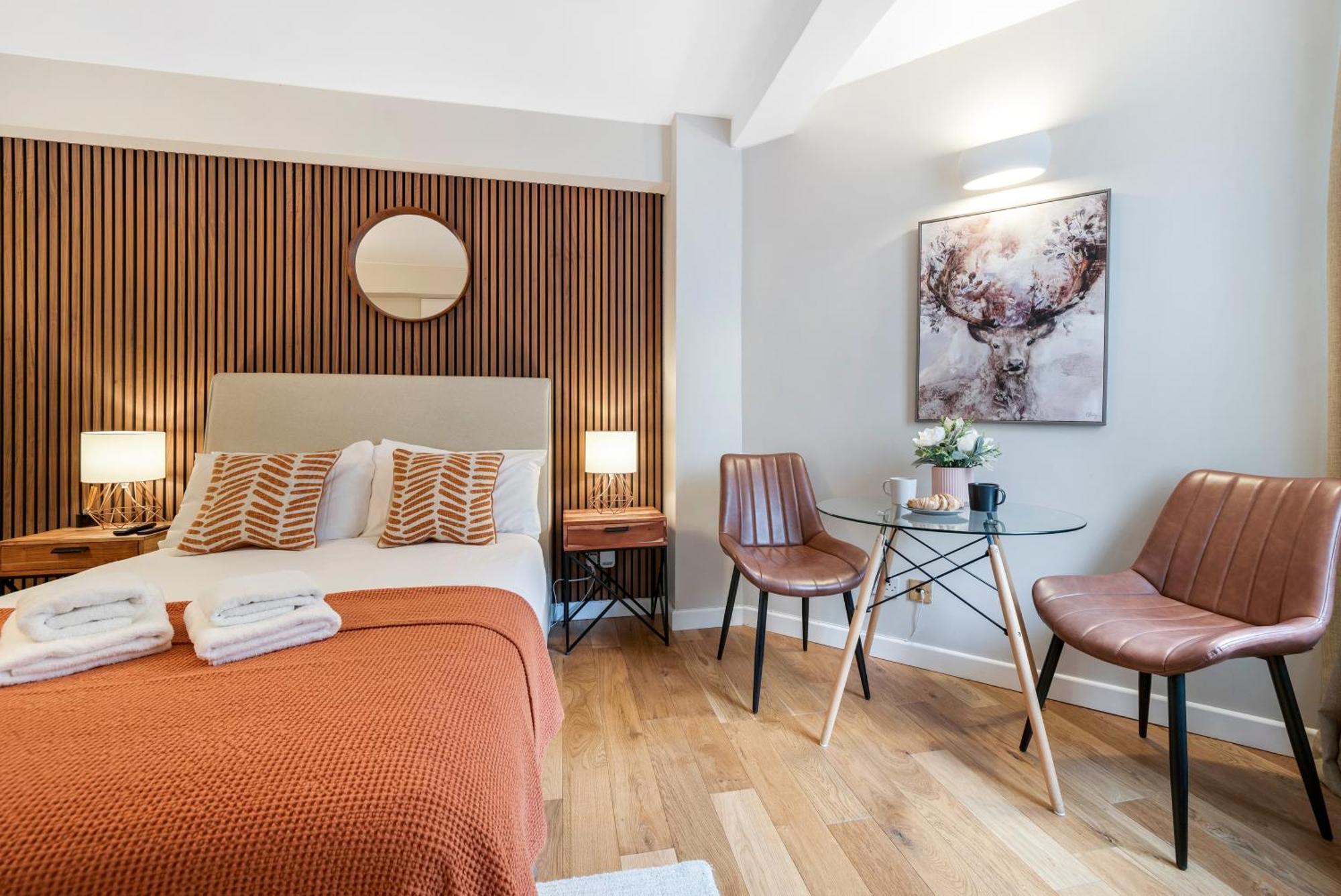 Elegant In Chelsea Apartment London